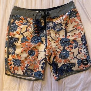 Mens Quicksilver boardshorts